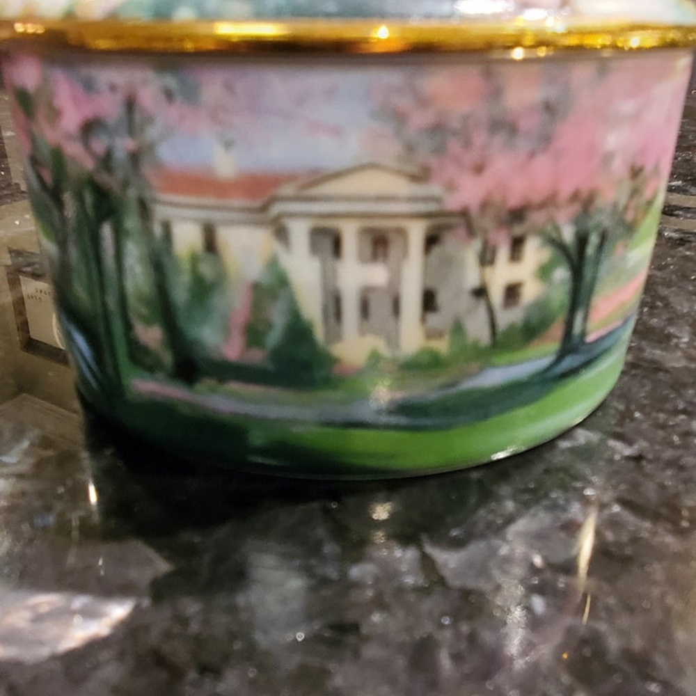 William Chamber's Gone With the Wind Music Box - Picture 4 of 7